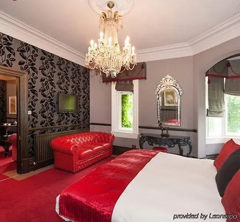Balmoral Hotel هاروغايت