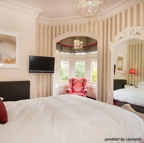 Balmoral Hotel هاروغايت