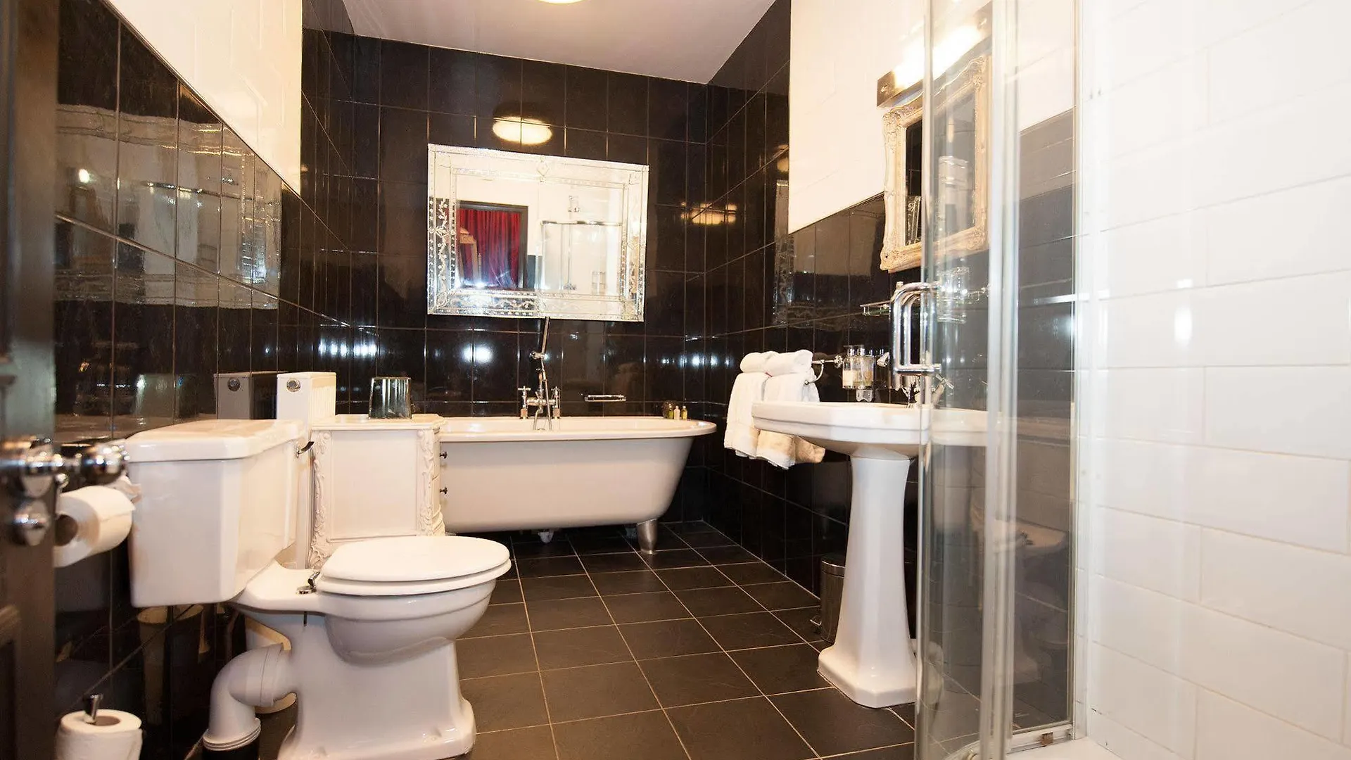 Balmoral Hotel هاروغايت