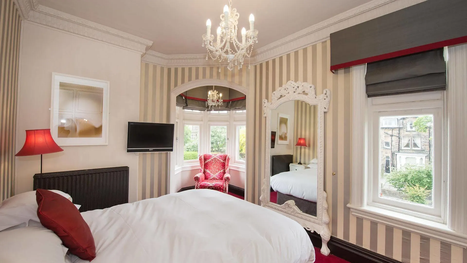 Balmoral Hotel هاروغايت